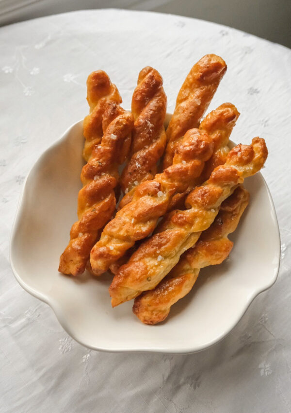 3 Ingredient Fluffy Garlic Butter Breadsticks